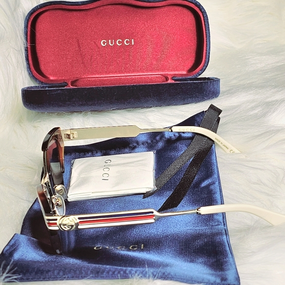 Gucci Sunglasses GG0522S - Picture 3 of 13